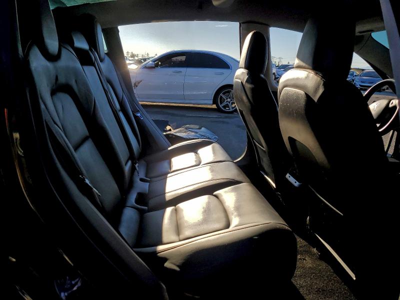 Фото 10 - TESLA MODEL 3