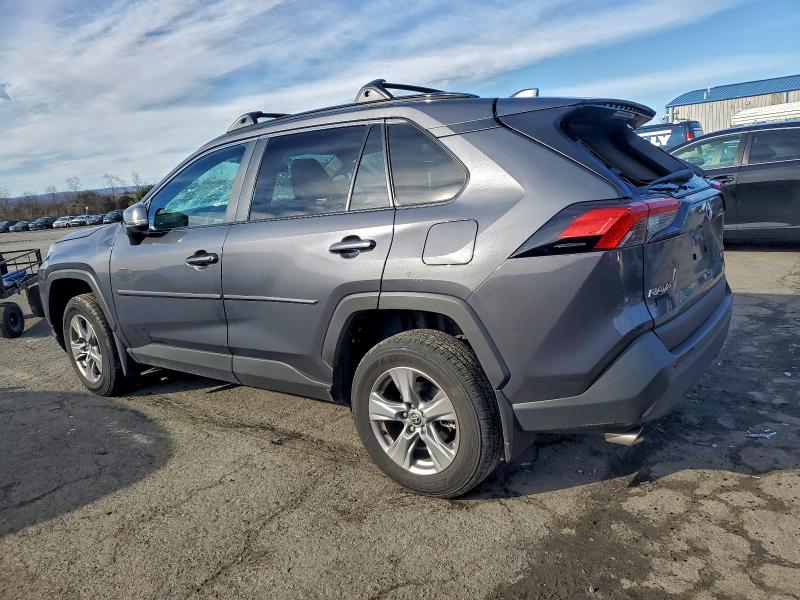 Фото 2 - TOYOTA RAV4