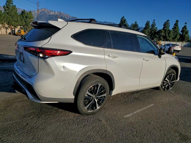 Фото 3 - TOYOTA HIGHLANDER