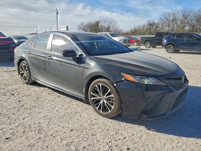 Фото 4 - TOYOTA CAMRY