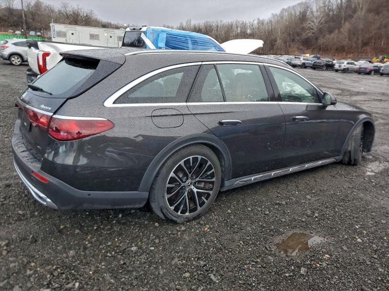 Фото 3 - MERCEDES-BENZ E-CLASS