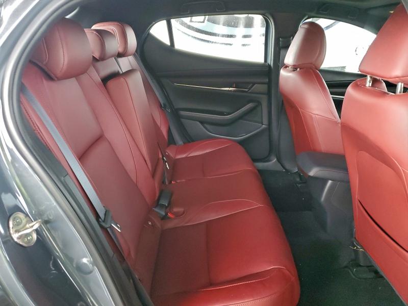 Фото 10 - MAZDA 3