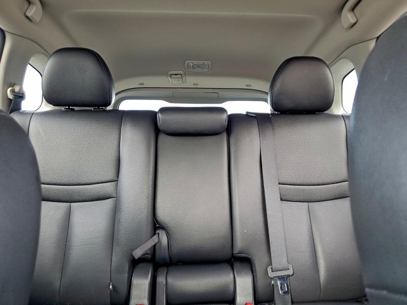 Фото 10 - NISSAN ROGUE