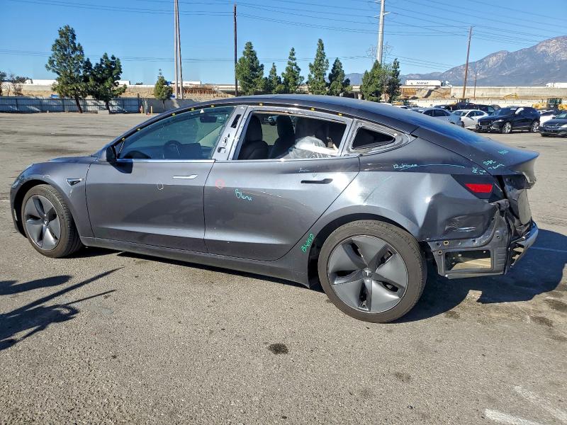 Фото 2 - TESLA MODEL 3