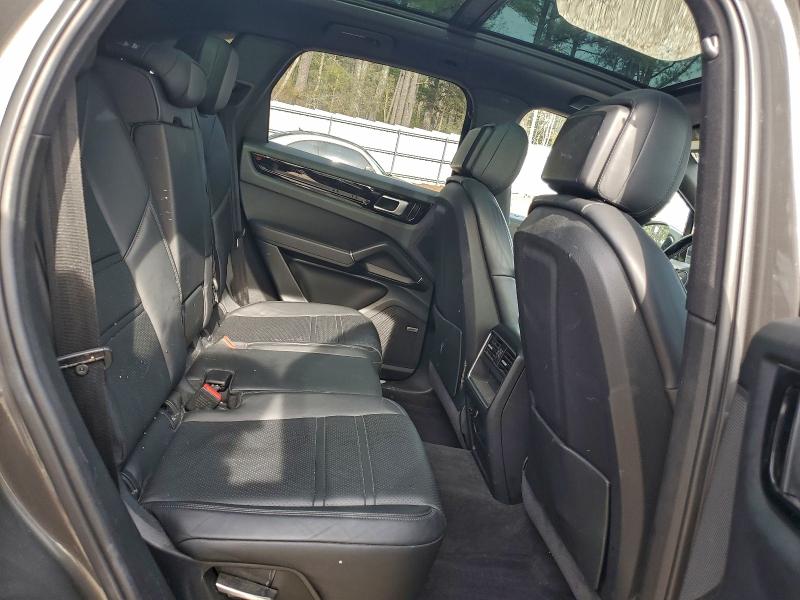 Фото 10 - PORSCHE CAYENNE