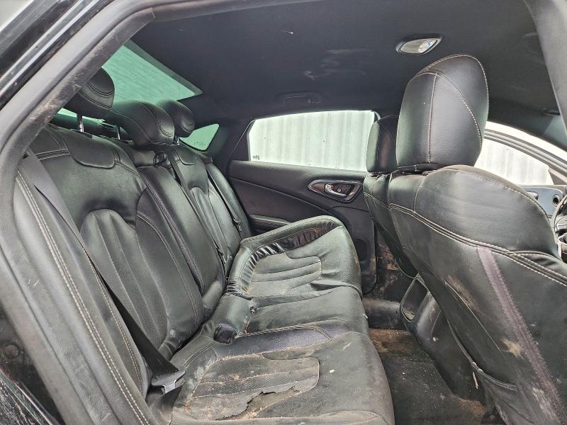 Фото 10 - CHRYSLER 200