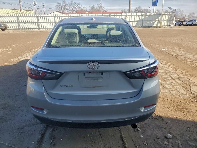 Фото 6 - TOYOTA YARIS