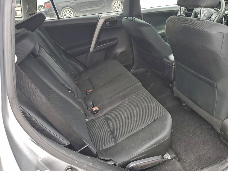 Фото 11 - TOYOTA RAV4