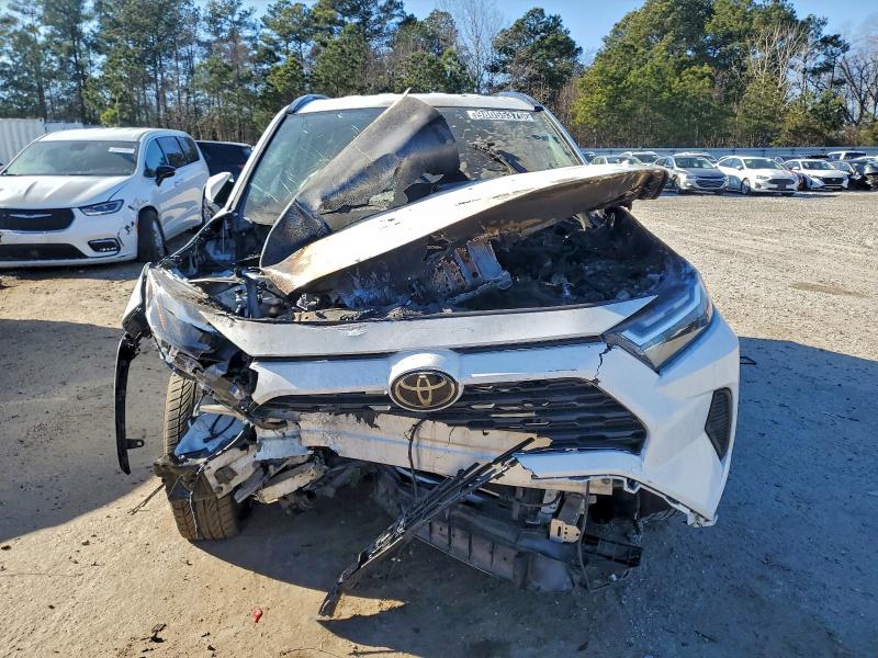 Фото 5 - TOYOTA RAV4