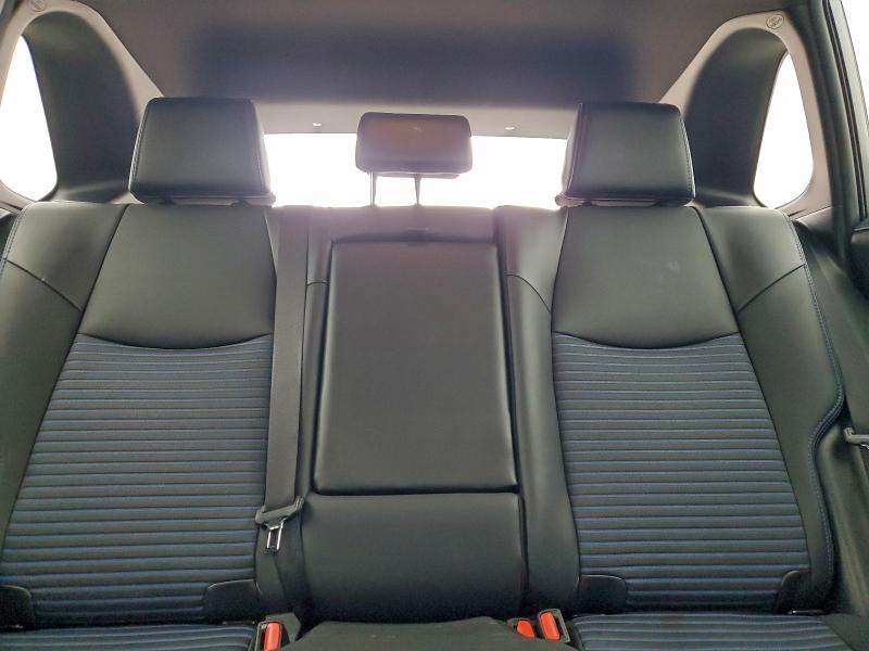 Фото 10 - TOYOTA RAV4