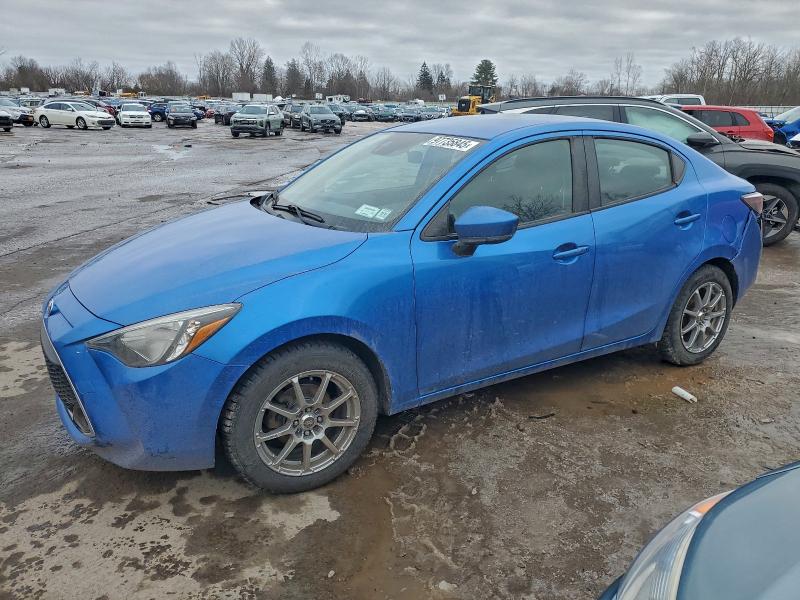 Фото 1 - TOYOTA YARIS