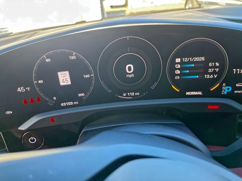 Фото 5 - PORSCHE TAYCAN