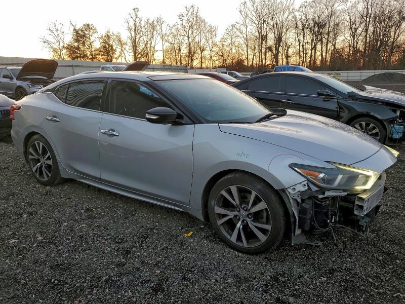 Фото 4 - NISSAN MAXIMA
