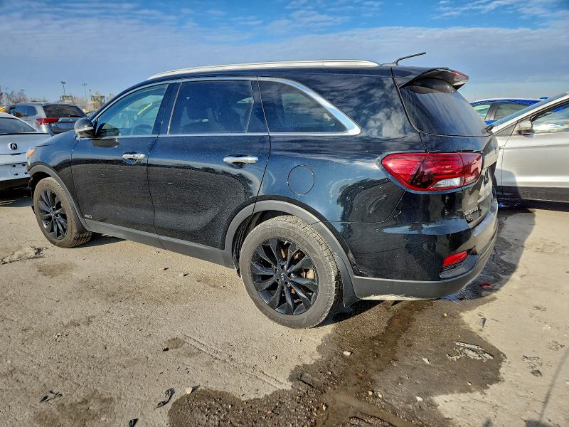 Фото 2 - KIA SORENTO