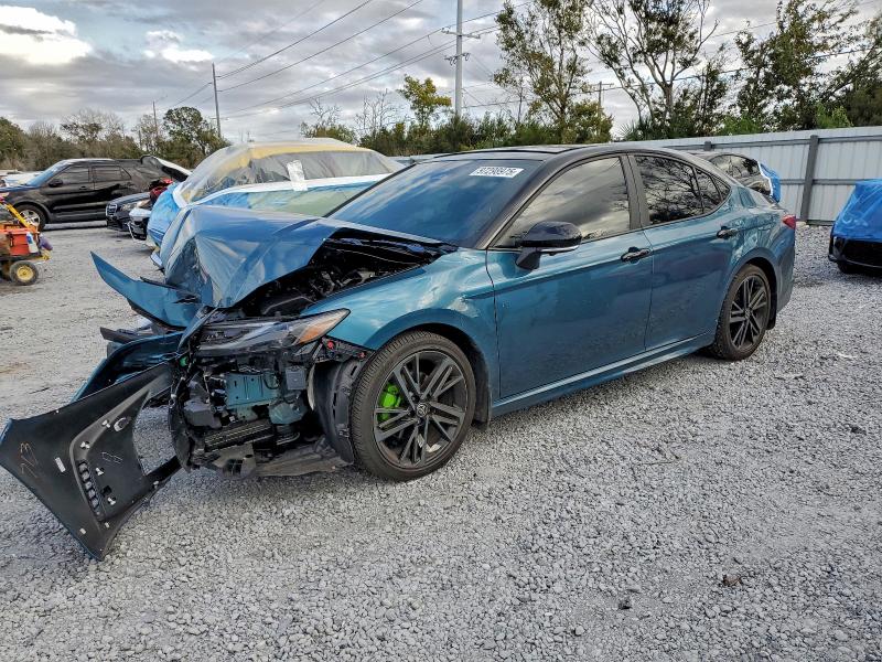 Фото 1 - TOYOTA CAMRY
