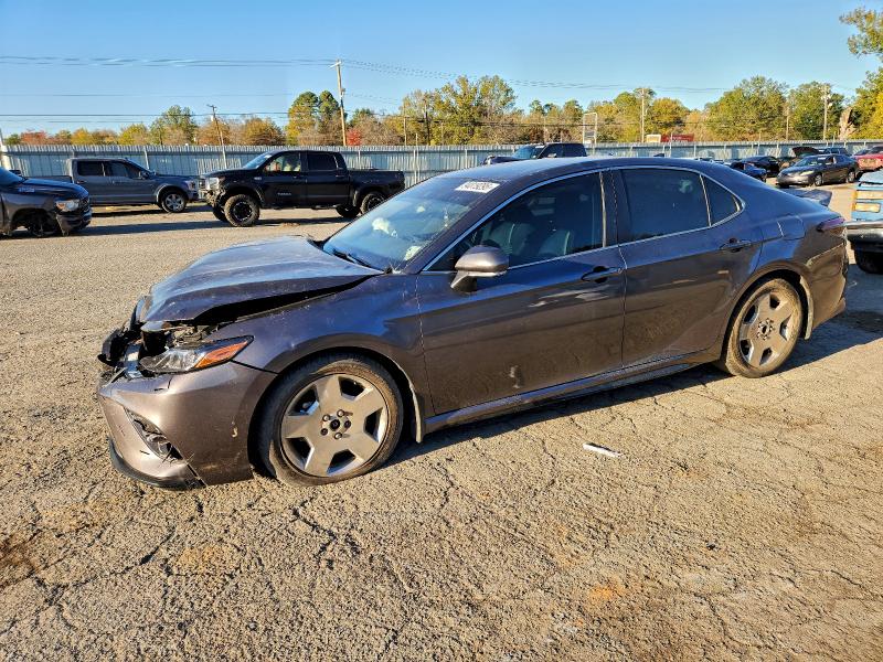 Фото 1 - TOYOTA CAMRY