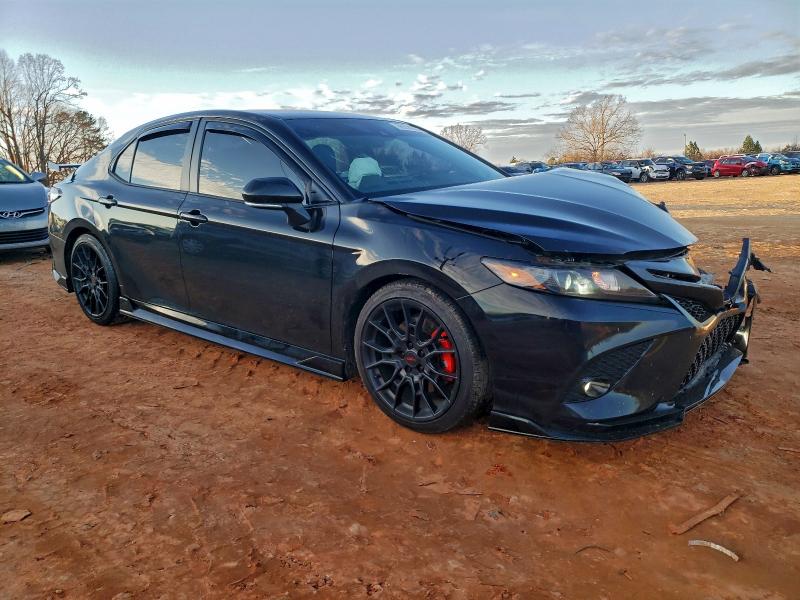 Фото 4 - TOYOTA CAMRY