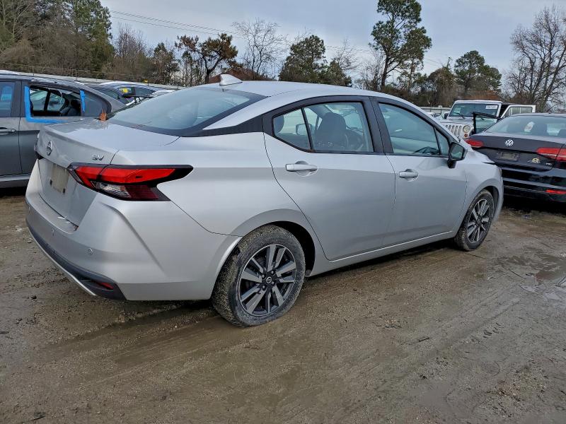 Фото 3 - NISSAN VERSA