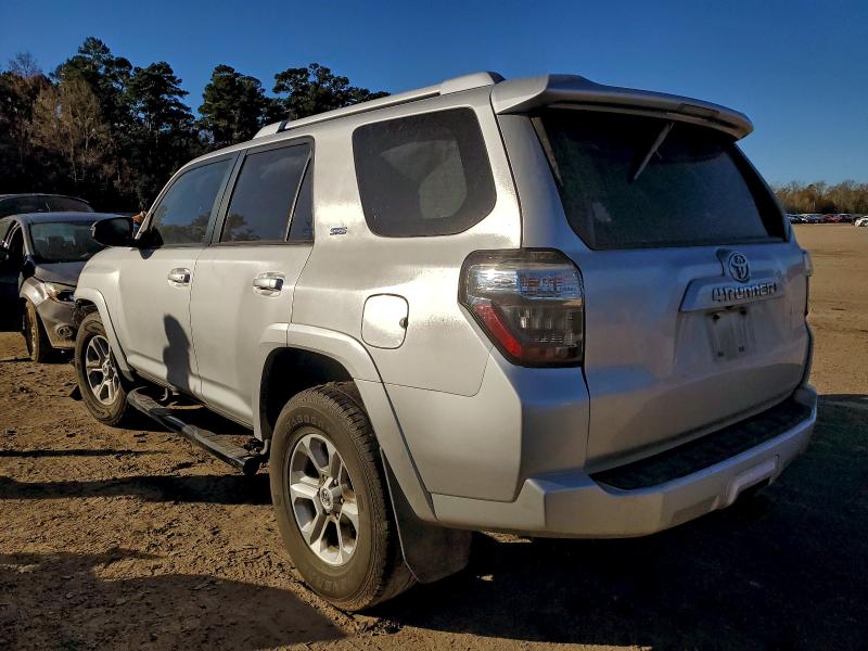 Фото 2 - TOYOTA 4RUNNER
