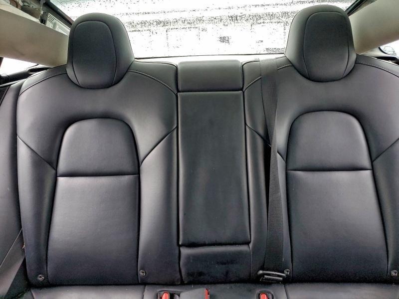 Фото 10 - TESLA MODEL 3