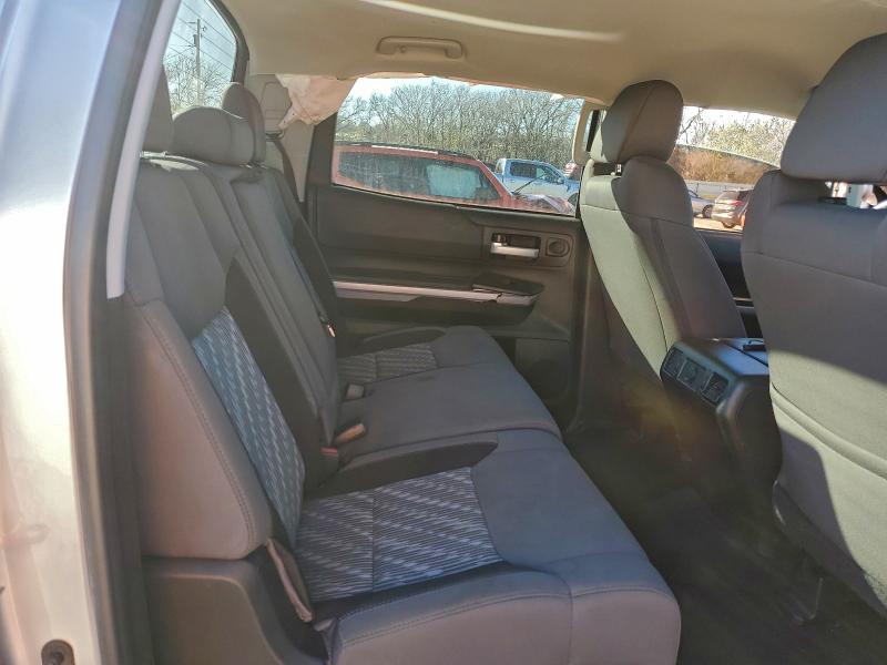 Фото 10 - TOYOTA TUNDRA