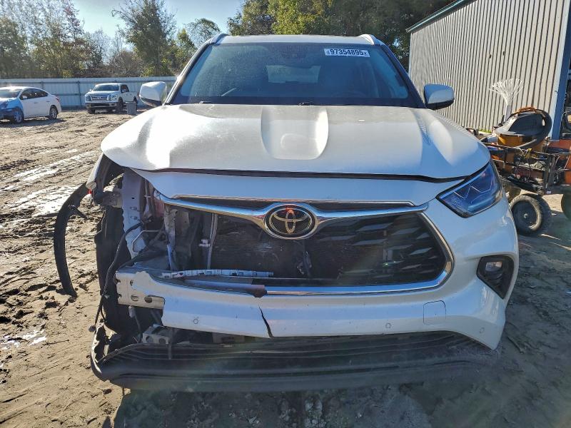 Фото 5 - TOYOTA HIGHLANDER