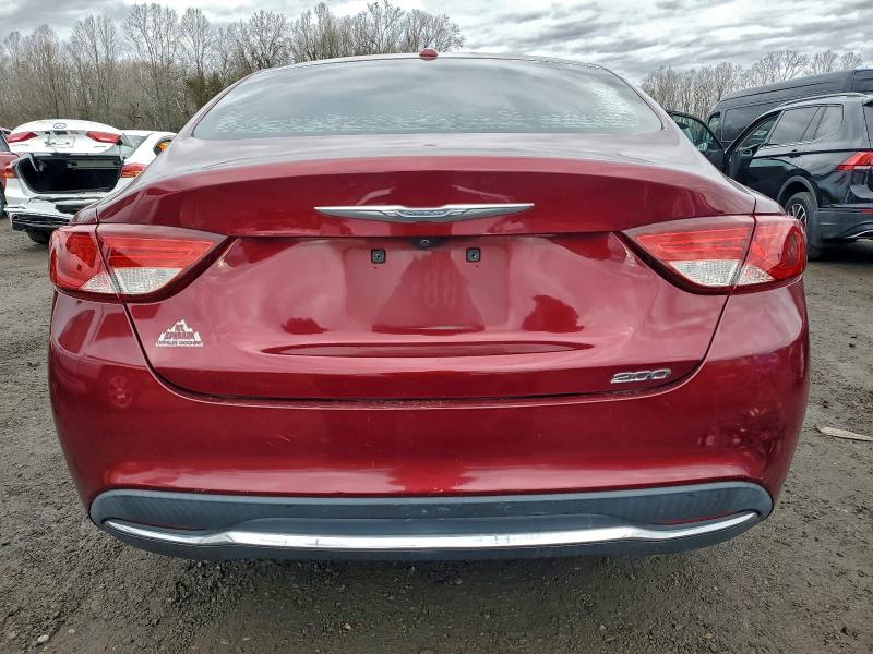 Фото 6 - CHRYSLER 200