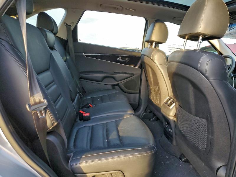 Фото 11 - KIA SORENTO