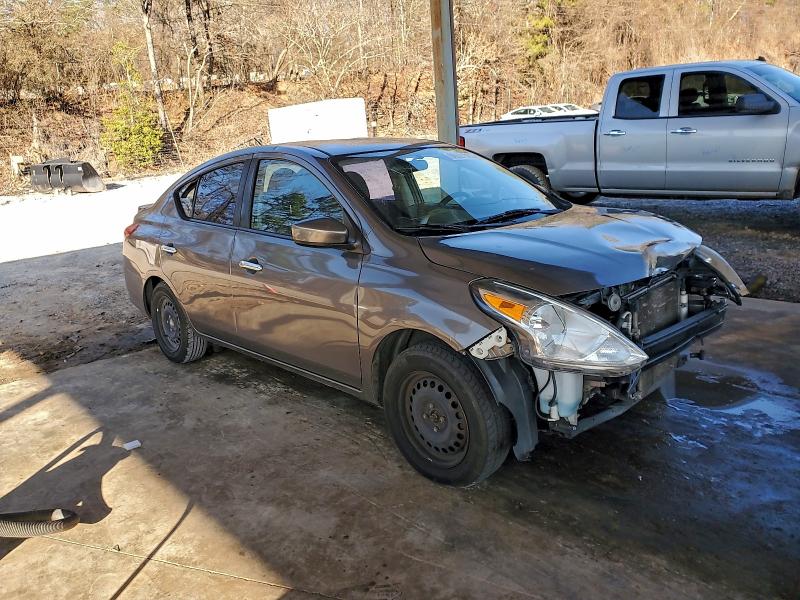 Фото 4 - NISSAN VERSA