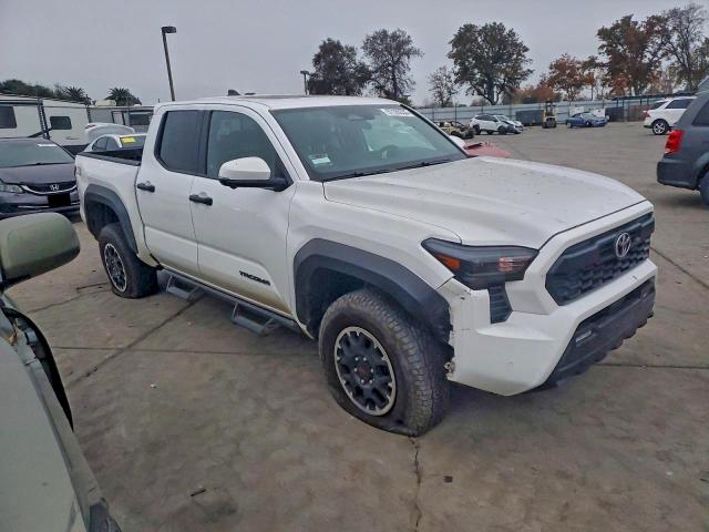Фото 4 - TOYOTA TACOMA