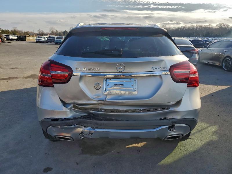 Фото 6 - MERCEDES-BENZ GLA-CLASS