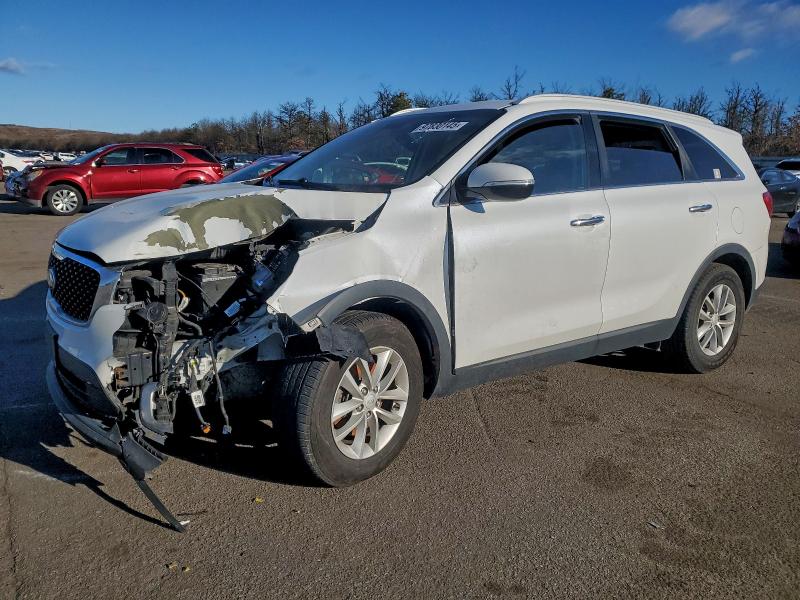 Фото 1 - KIA SORENTO