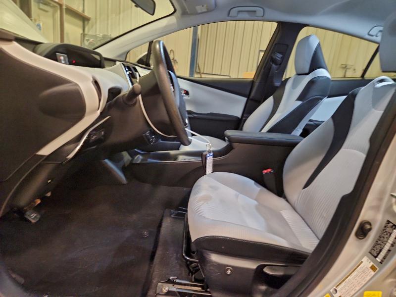 Фото 7 - TOYOTA PRIUS