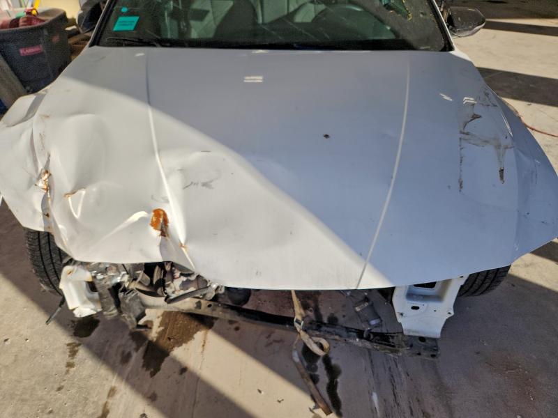 Фото 11 - HYUNDAI ELANTRA