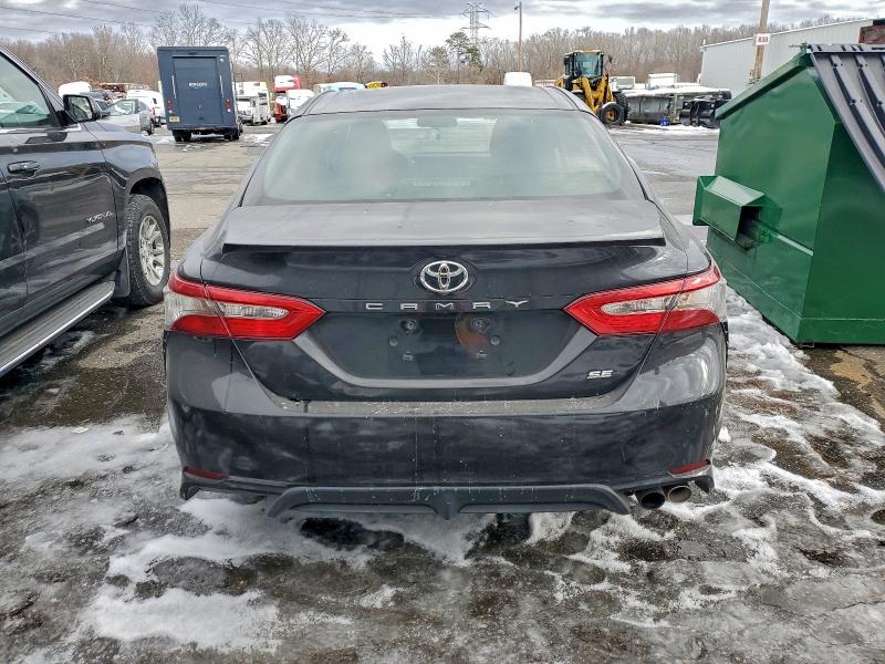 Фото 6 - TOYOTA CAMRY