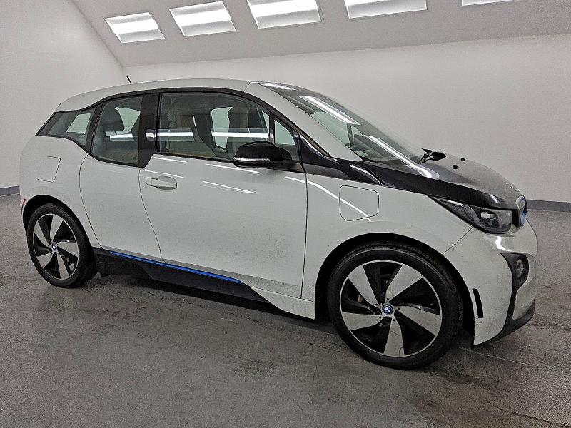 Фото 4 - BMW I SERIES