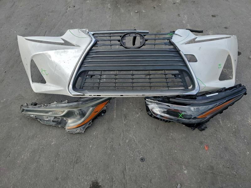 Фото 12 - LEXUS IS