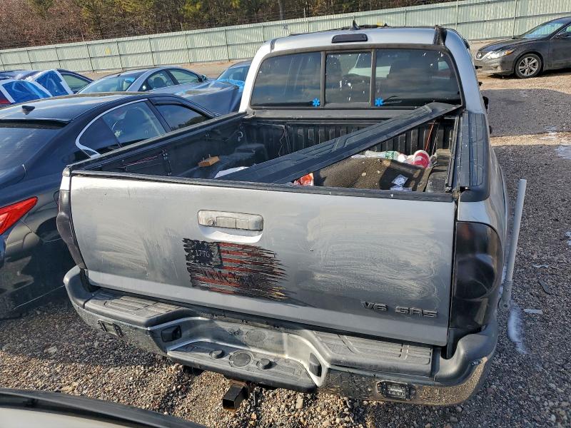 Фото 6 - TOYOTA TACOMA