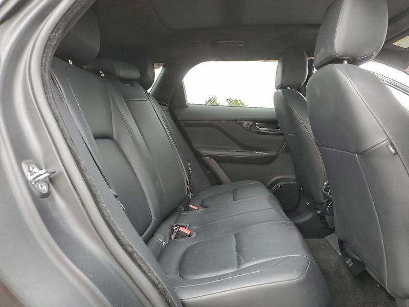 Фото 11 - JAGUAR F-PACE