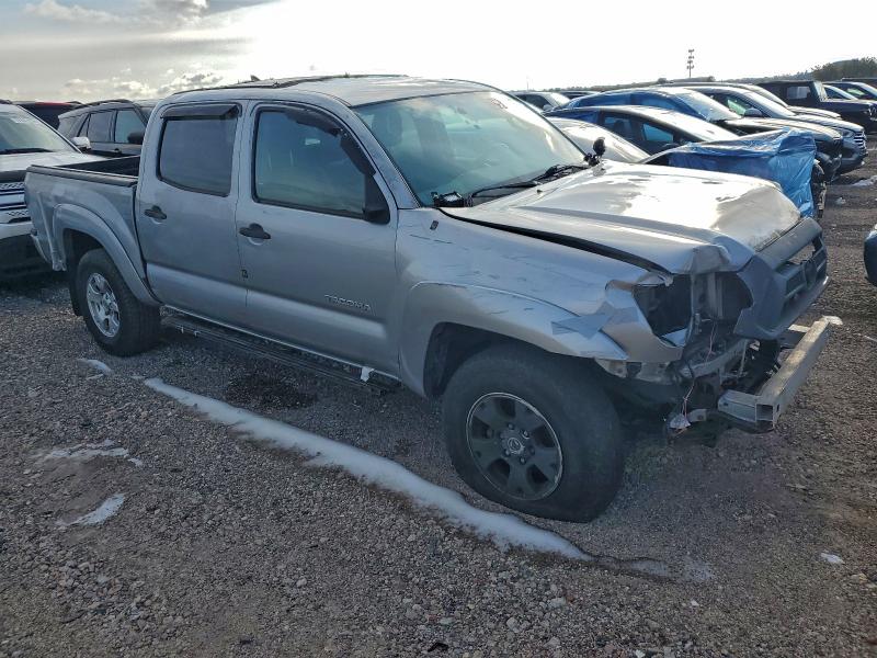 Фото 4 - TOYOTA TACOMA