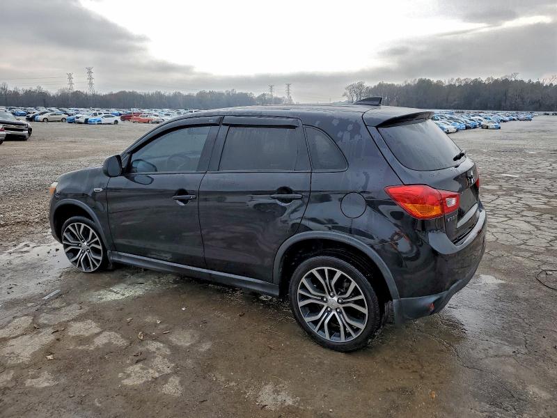 Фото 2 - MITSUBISHI OUTLANDER