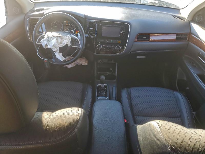 Фото 8 - MITSUBISHI OUTLANDER