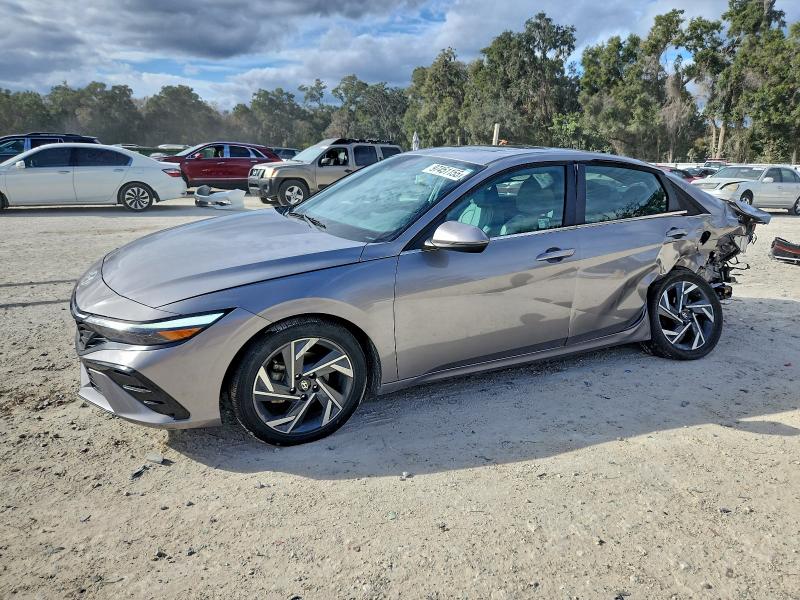 Фото 1 - HYUNDAI ELANTRA