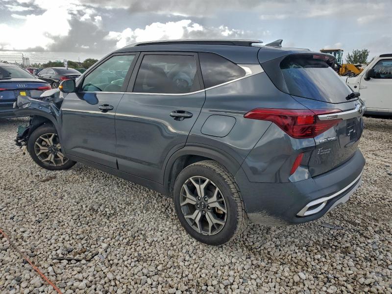 Фото 2 - KIA SELTOS