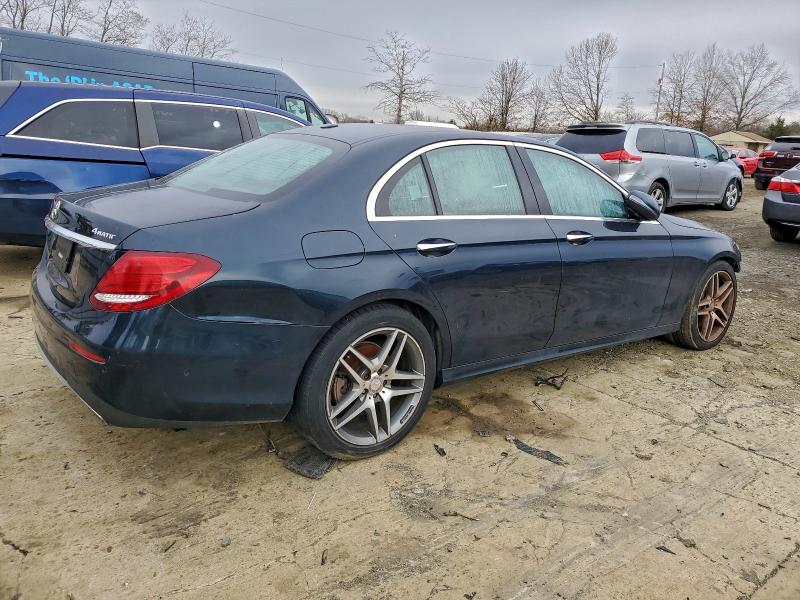 Фото 3 - MERCEDES-BENZ E-CLASS