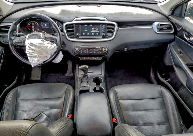 Фото 8 - KIA SORENTO