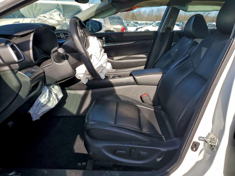 Фото 7 - NISSAN MAXIMA