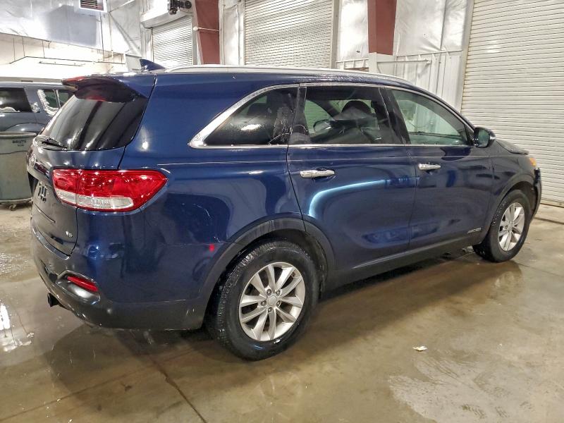 Фото 3 - KIA SORENTO