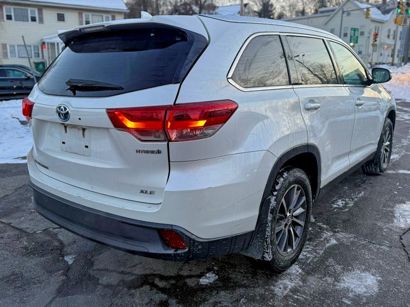 Фото 3 - TOYOTA HIGHLANDER