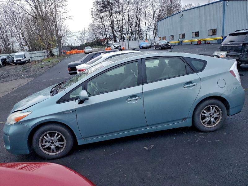 Фото 1 - TOYOTA PRIUS